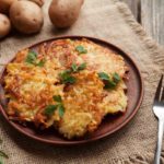 Картофельные оладьи — рецепт с сельдереем